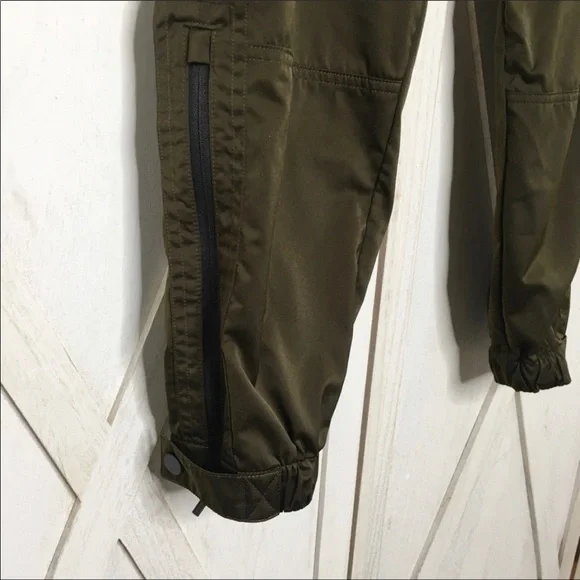 Athleta Radiant High Rise Radiant Zipper Jogger Pant Tortuga Olive Green 8P - Picture 5 of 10